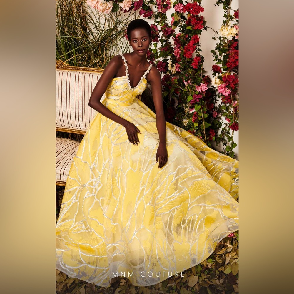 MNM COUTURE DRESS - Picture 2 of 6